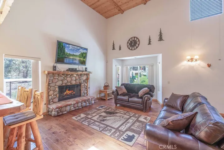 296 Lofty View Drive, Big Bear, California 92314
