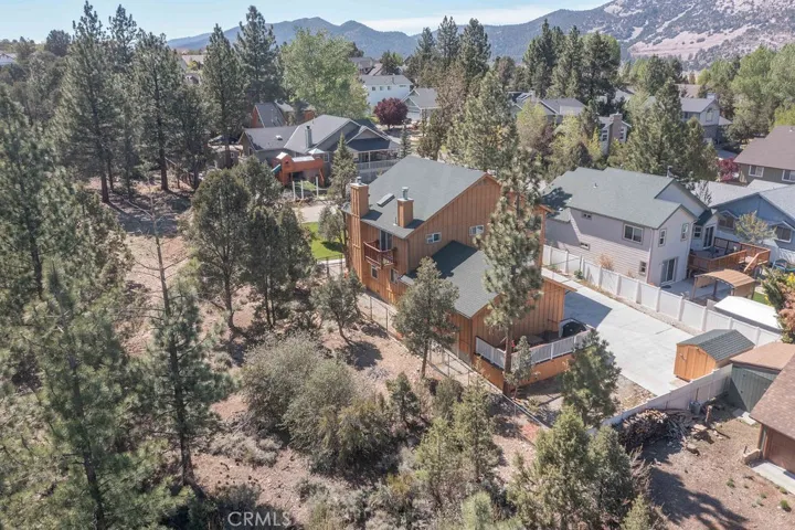296 Lofty View Drive, Big Bear, California 92314