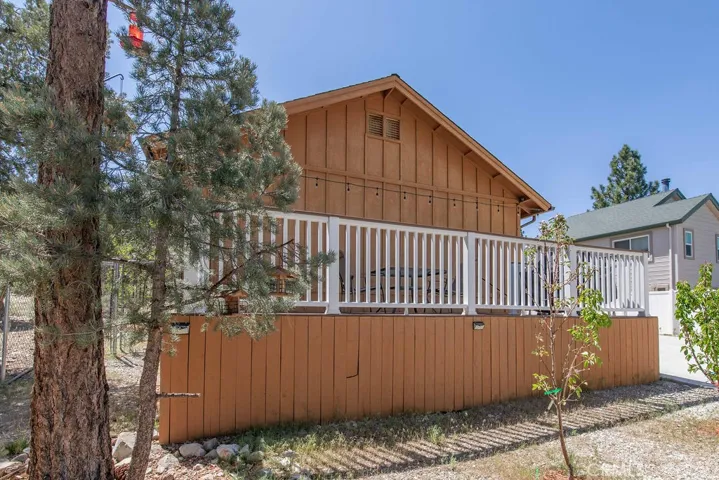 296 Lofty View Drive, Big Bear, California 92314