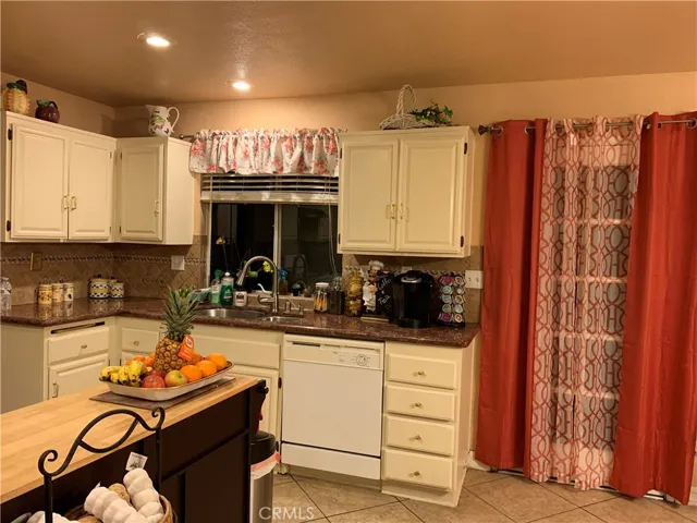 7821 Hoadly Ct, Fontana, California 92336