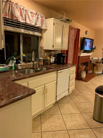7821 Hoadly Ct, Fontana, California 92336