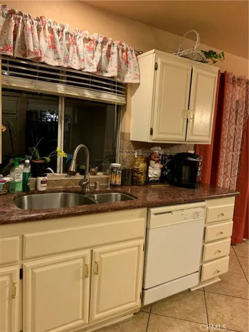 7821 Hoadly Ct, Fontana, California 92336