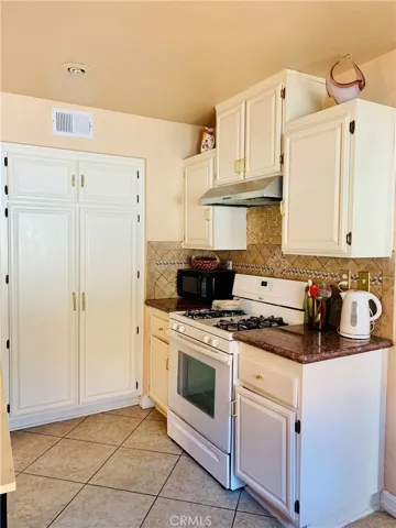 7821 Hoadly Ct, Fontana, California 92336
