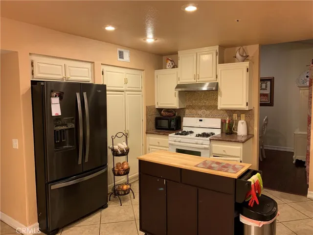 7821 Hoadly Ct, Fontana, California 92336