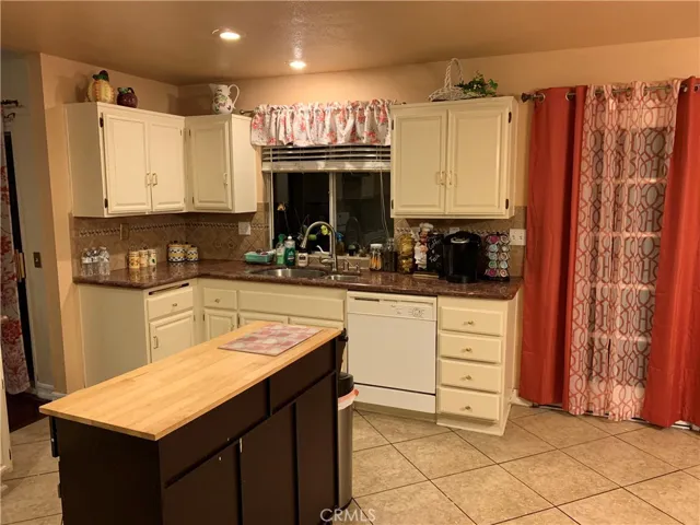 7821 Hoadly Ct, Fontana, California 92336