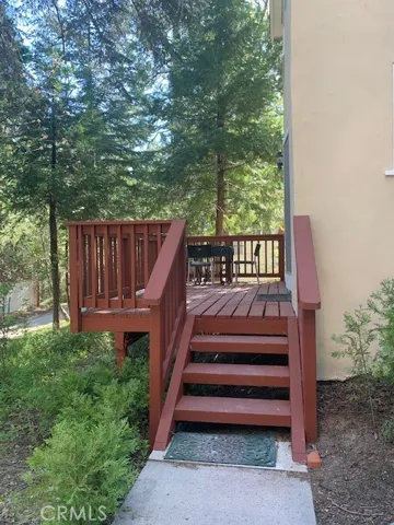 204 Corona Circle, Lake Arrowhead, California 92352