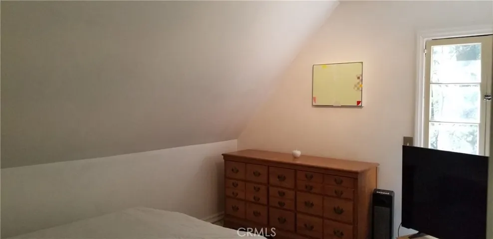 616 Wellsley Drive, Lake Arrowhead, California 92352