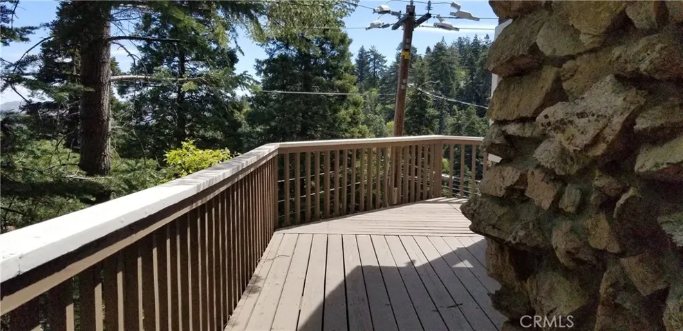 616 Wellsley Drive, Lake Arrowhead, California 92352