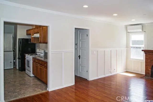 84 S Hermosa Avenue, Sierra Madre, California 91024