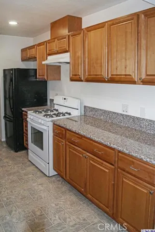 84 S Hermosa Avenue, Sierra Madre, California 91024