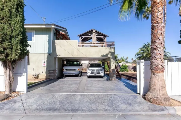 530 Debby Street, Fallbrook, California 92028