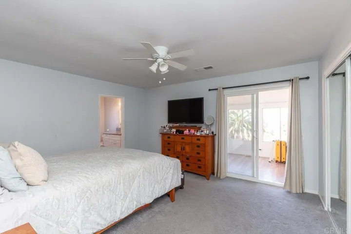 530 Debby Street, Fallbrook, California 92028