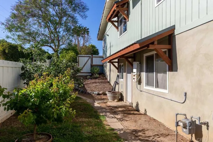 530 Debby Street, Fallbrook, California 92028