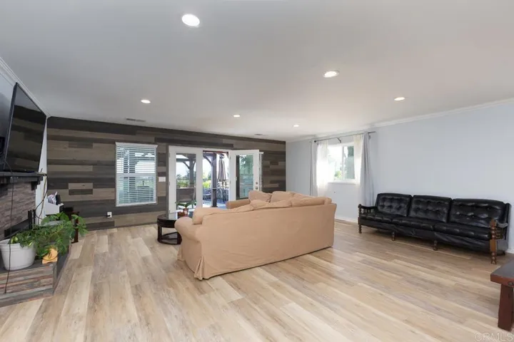530 Debby Street, Fallbrook, California 92028
