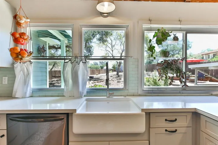 2811 Suncrest Boulevard, El Cajon, California 92021