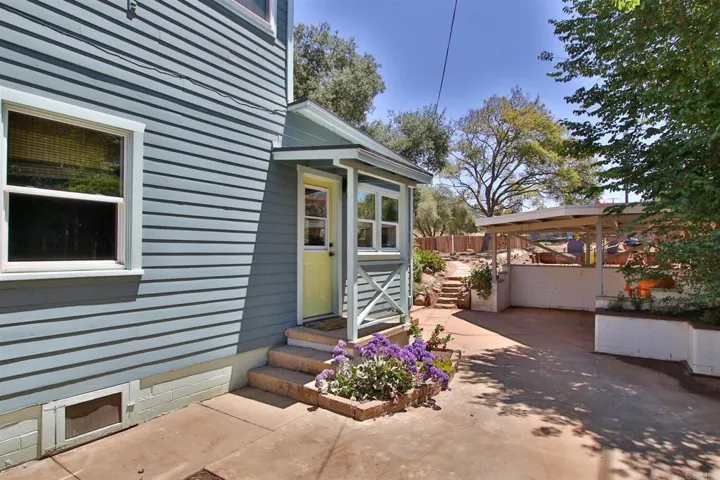 2811 Suncrest Boulevard, El Cajon, California 92021