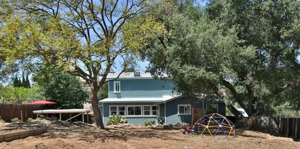 2811 Suncrest Boulevard, El Cajon, California 92021