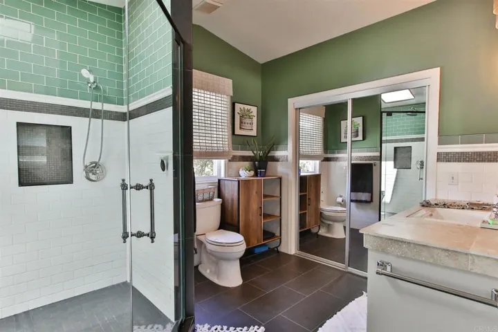 2811 Suncrest Boulevard, El Cajon, California 92021