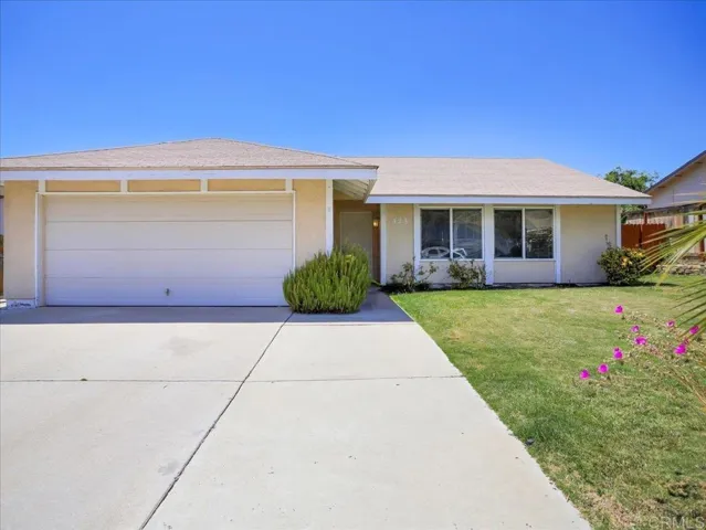 423 Garey Drive, Vista, California 92084