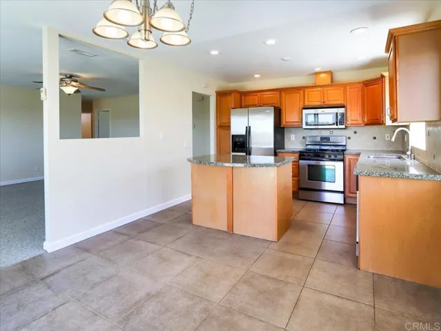 423 Garey Drive, Vista, California 92084