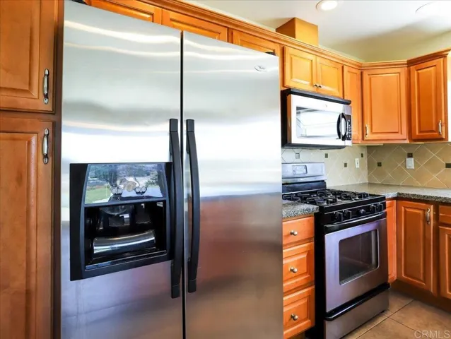 423 Garey Drive, Vista, California 92084