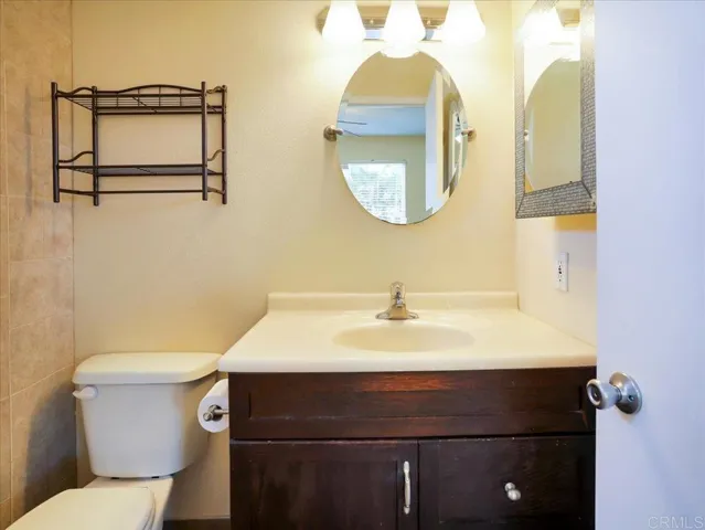 423 Garey Drive, Vista, California 92084