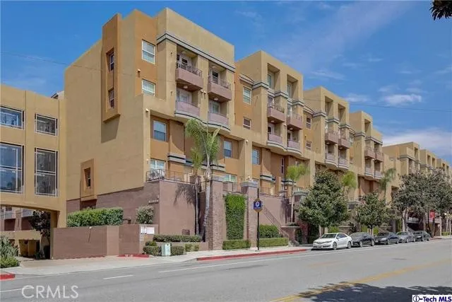 201 E Angeleno Avenue 102, Burbank, California 91502