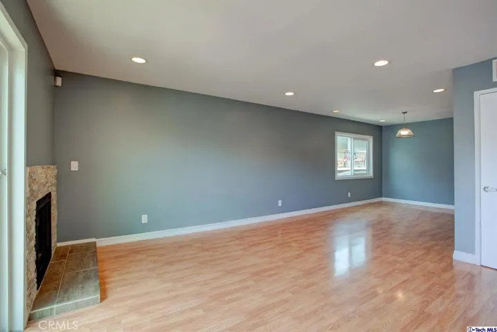 14735 Victory Boulevard 6, Van Nuys, California 91411