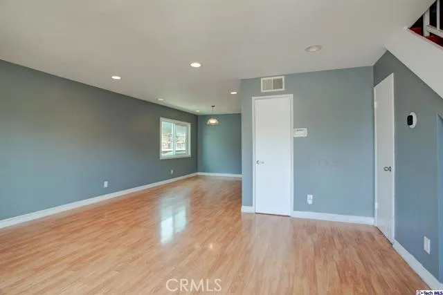 14735 Victory Boulevard 6, Van Nuys, California 91411