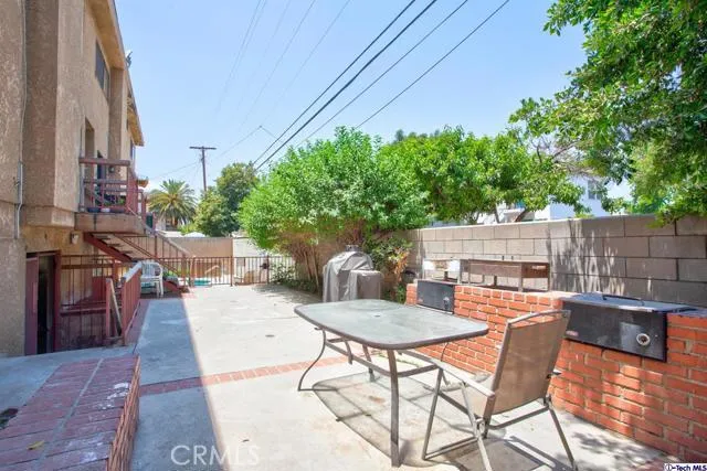 14735 Victory Boulevard 6, Van Nuys, California 91411