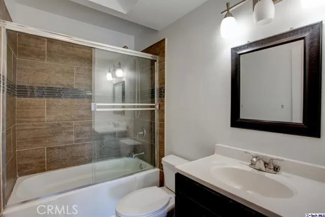 14735 Victory Boulevard 6, Van Nuys, California 91411