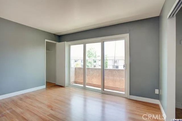 14735 Victory Boulevard 6, Van Nuys, California 91411