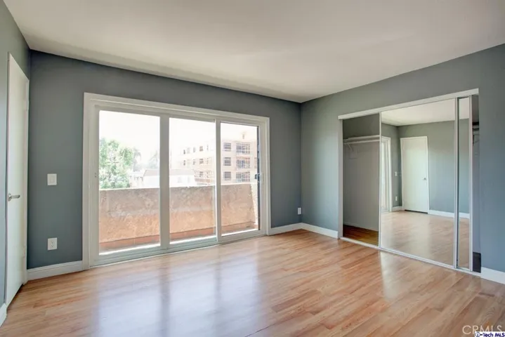 14735 Victory Boulevard 6, Van Nuys, California 91411