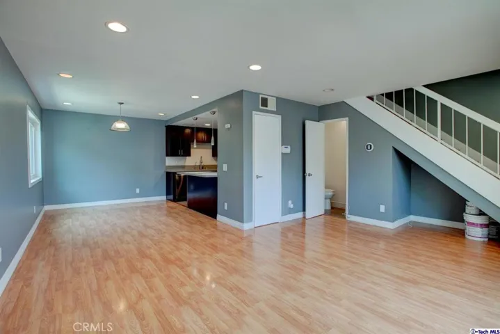 14735 Victory Boulevard 6, Van Nuys, California 91411
