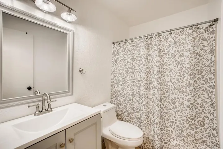 2134 Skyview Gln, Escondido, California 92027