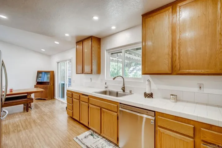 2134 Skyview Gln, Escondido, California 92027