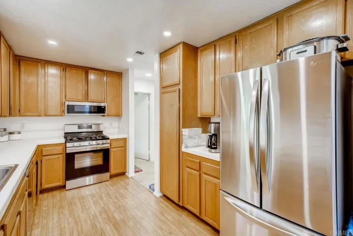 2134 Skyview Gln, Escondido, California 92027
