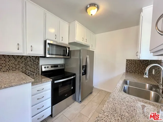 617 N Sweetzer Avenue 6, West Hollywood, California 90048