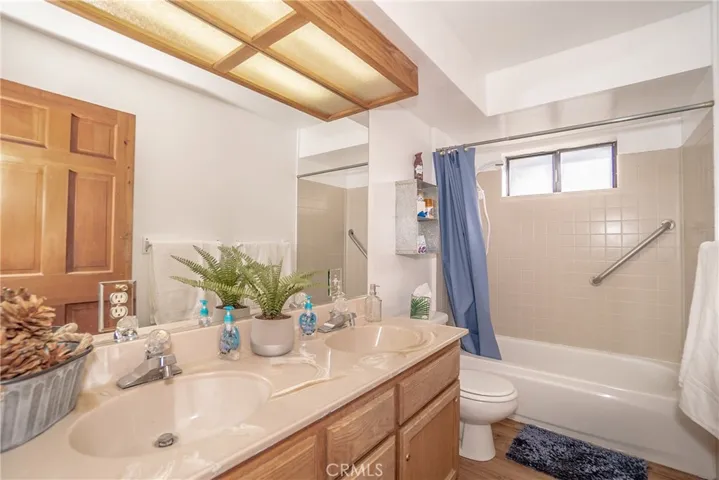 725 Temple Lane, Big Bear, California 92315