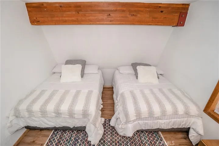 725 Temple Lane, Big Bear, California 92315