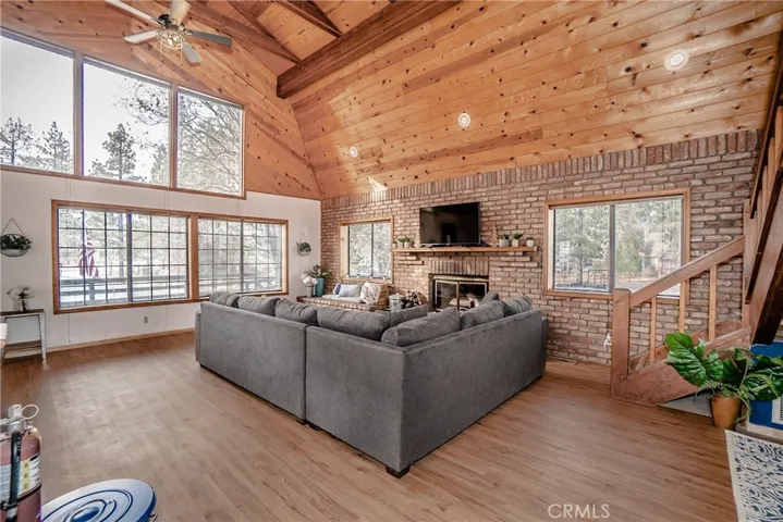 725 Temple Lane, Big Bear, California 92315