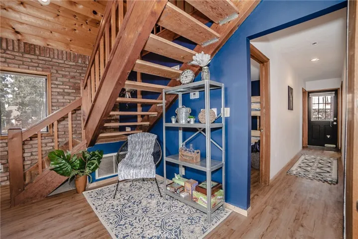 725 Temple Lane, Big Bear, California 92315