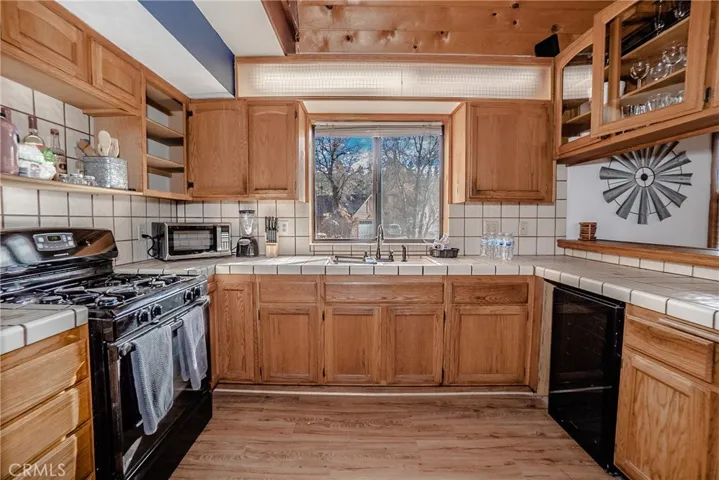 725 Temple Lane, Big Bear, California 92315