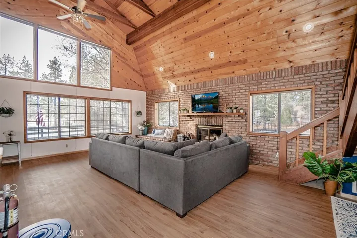 725 Temple Lane, Big Bear, California 92315