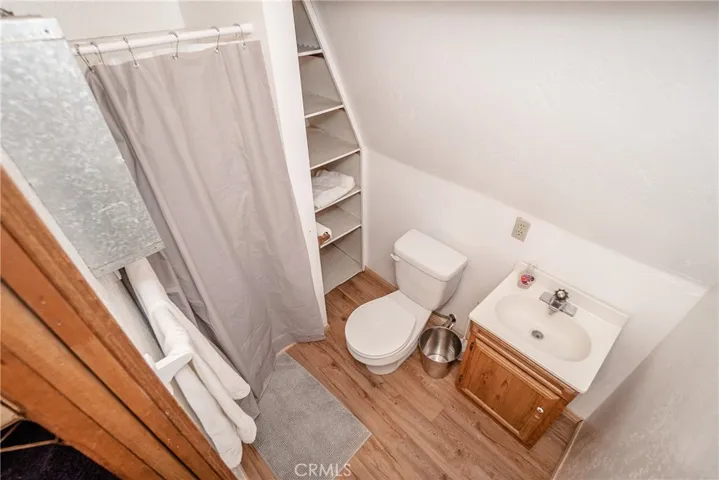 725 Temple Lane, Big Bear, California 92315