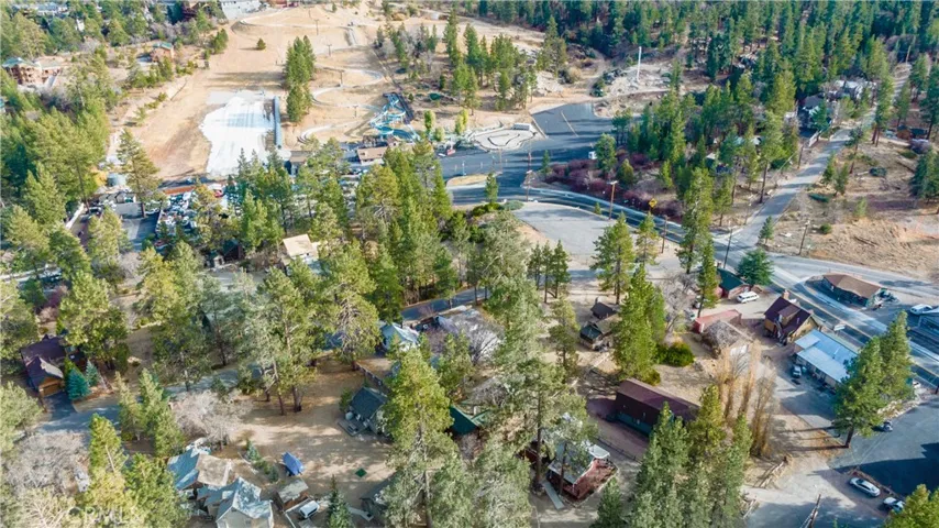 725 Temple Lane, Big Bear, California 92315