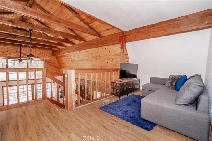 725 Temple Lane, Big Bear, California 92315
