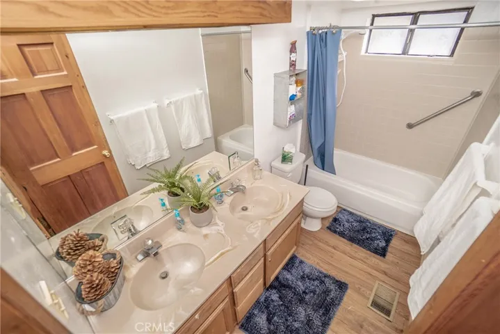 725 Temple Lane, Big Bear, California 92315