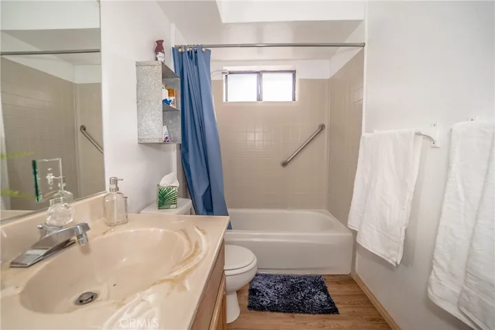 725 Temple Lane, Big Bear, California 92315