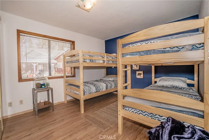 725 Temple Lane, Big Bear, California 92315